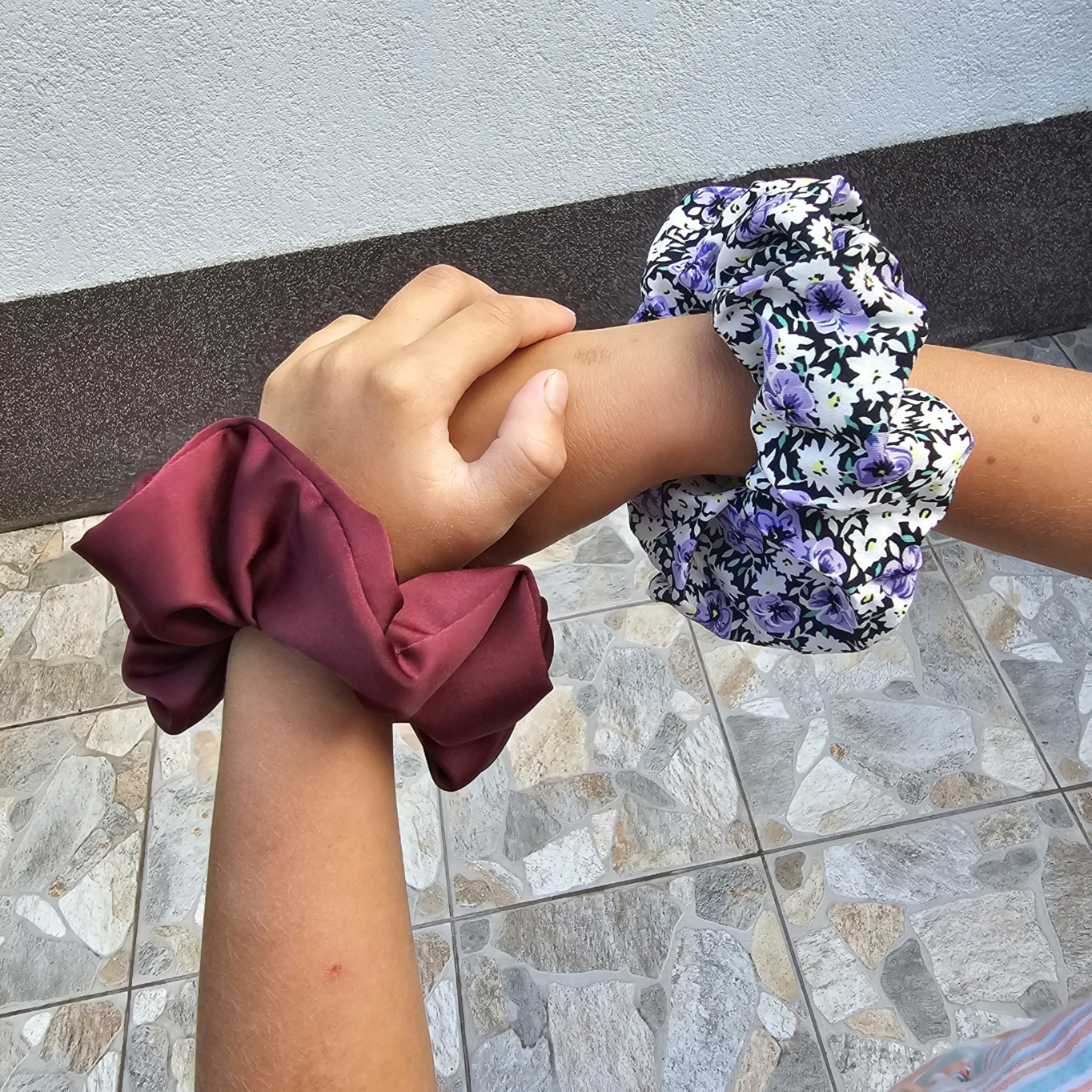 Scrunchie gumička do vlasů SATIN BOREA2_1